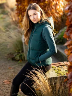 LeMieux Kenza Puffer Gilet Spruce 12 LeMieux Kenza Puffer Gilet Spruce -Equestrian Supplies Shop 0s5a0942 copy 2.0 1