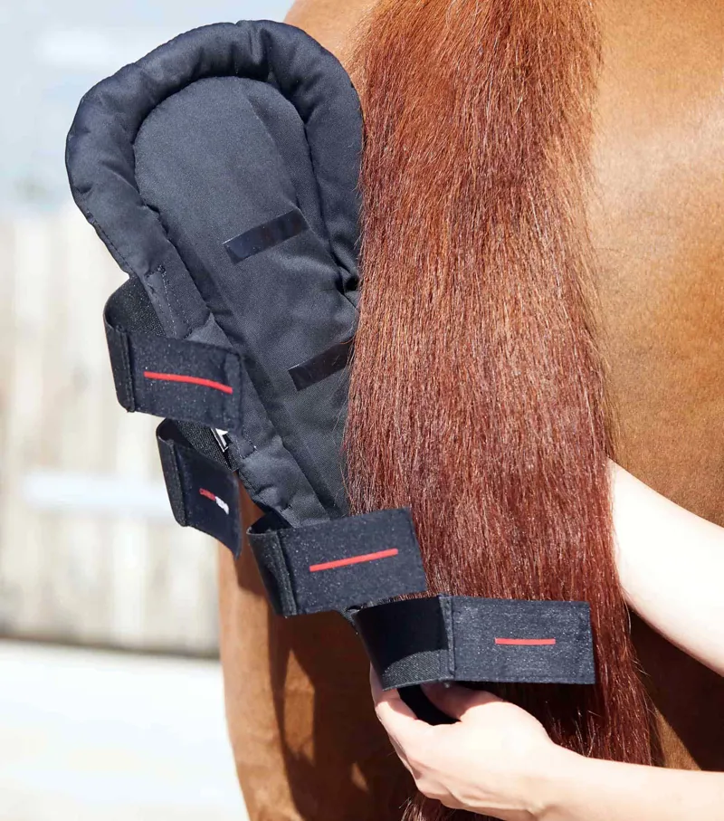 Premier Equine Carbon Tech Anti-Slip Tail Guard Black 4 Premier Equine Carbon Tech Anti-Slip Tail Guard Black - Image 2