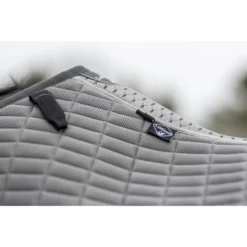 LeMieux Self-Cool Close Contact Square Polar Grey Large 7 LeMieux Self-Cool Close Contact Square Polar Grey Large -Equestrian Supplies Shop LeMieux Cooling Pad Close Contact Square 8