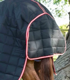 Premier Equine Lucanta 200g Stable Rug With Neck Cover Black -Equestrian Supplies Shop Lucanta Stable Black Image 6 RGB
