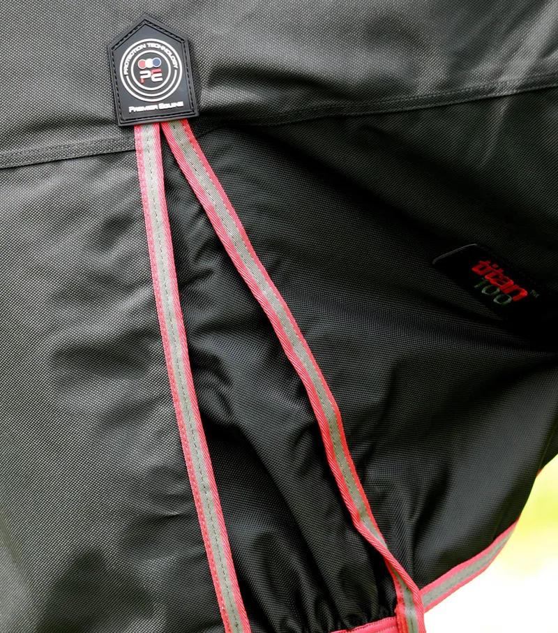 Premier Equine Titan 100g Turnout Rug With Snug-Fit Neck Cover Black 6 Premier Equine Titan 100g Turnout Rug With Snug-Fit Neck Cover Black - Image 4